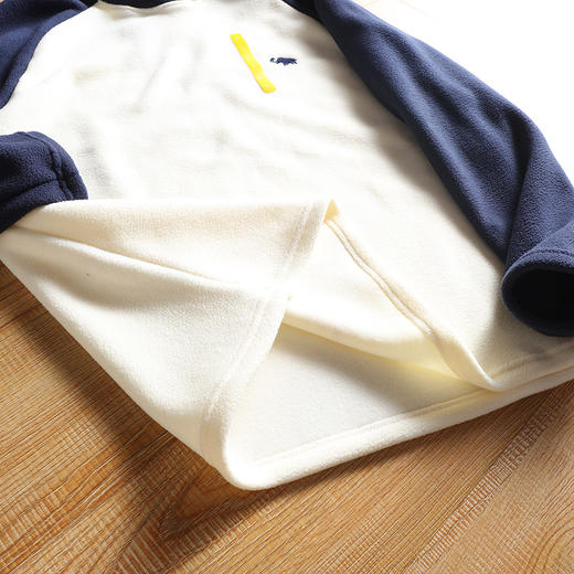 出口单！恒温科技面料!2024男女情侣撞色插肩袖摇粒绒加厚保暖圆领卫衣！（衣服上的彩色标是尺码标，可以撕下来） 商品图3