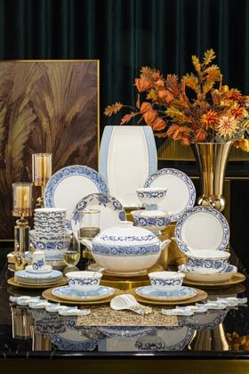 70头青花团边餐具套组