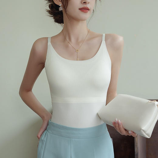 【舒适自带垫！防走光/不跑杯】一体式无钢圈吊带背心女，360°贴合人体曲线，自带胸垫，零束缚，舒适呵护。美背内衣，防走光，性感加分！ 商品图6