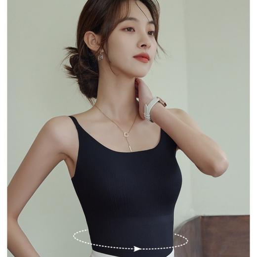 【舒适自带垫！防走光/不跑杯】一体式无钢圈吊带背心女，360°贴合人体曲线，自带胸垫，零束缚，舒适呵护。美背内衣，防走光，性感加分！ 商品图5