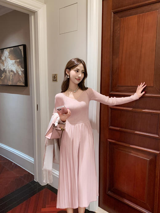 张心子【曼城之约】秋冬厚实弹力修身显瘦针织连衣裙 U2410075 商品图4