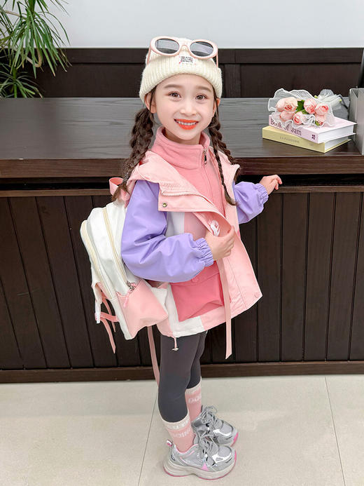 【科技三防面料，给孩子不一样的穿衣体验】女童冲锋衣外套 秋冬新款 儿童三合一可拆卸 女宝宝秋装加厚衣服外套-QQ 商品图2