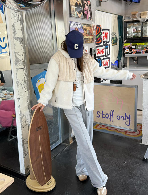 25特价 2411201   羽绒“羊羔毛” 拼接外套 商品图8