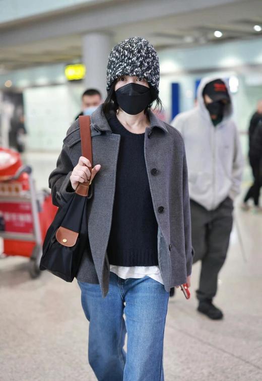 被王菲种草了，珑骧帆布hobo邮差包实用主义兼具美感，大容量超轻便全年都能背，可单肩斜挎、腋下、手提！（SS） 商品图4