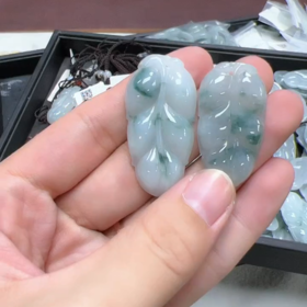翡翠叶子吊坠