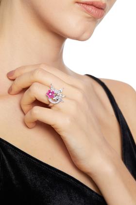 Time Made 花朵造型水晶戒指 5279