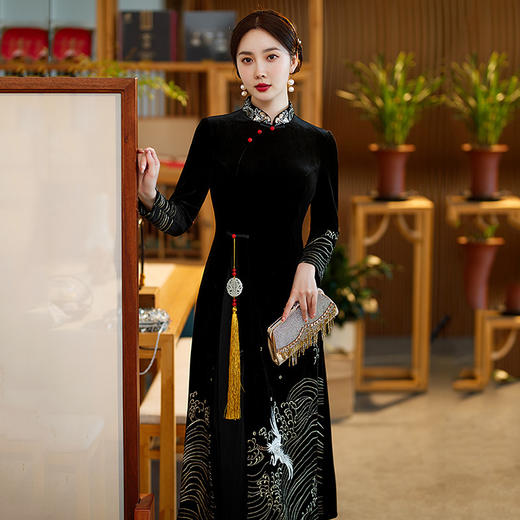 绣花金丝绒奥黛改良旗袍，新中式国风复古长袖连衣裙SC13682 商品图0