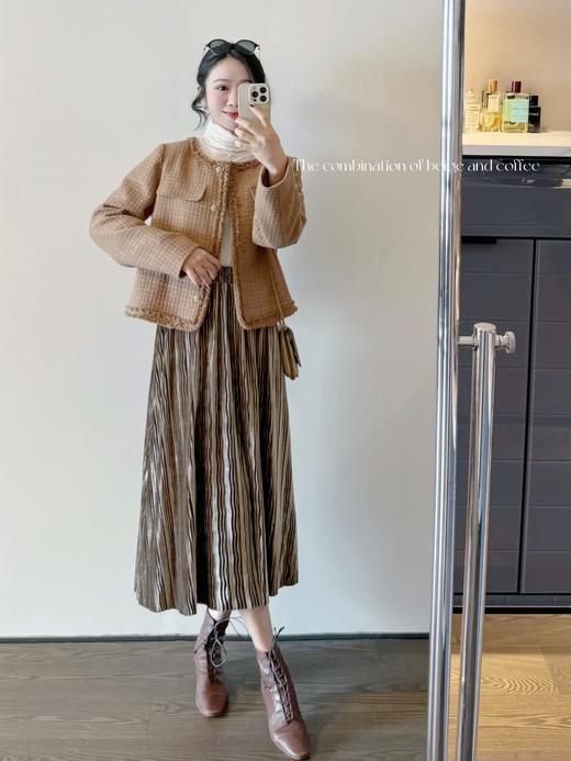 身着流光,迷人如你 最新压折工艺制成韩国丝绒半身裙 苔藓咖 商品图3