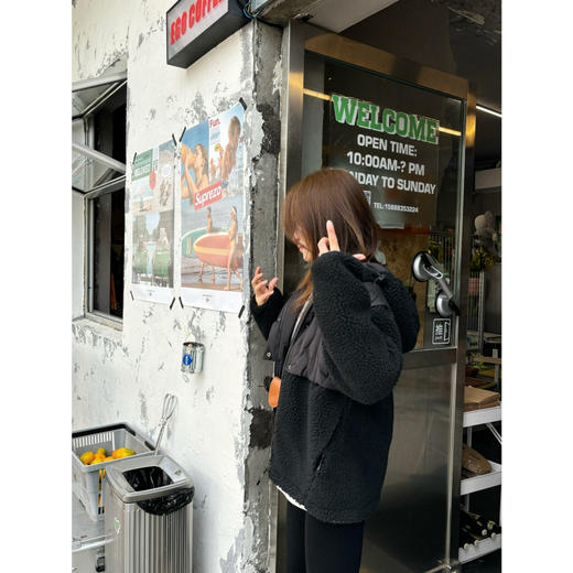 25特价 2411201   羽绒“羊羔毛” 拼接外套 商品图11