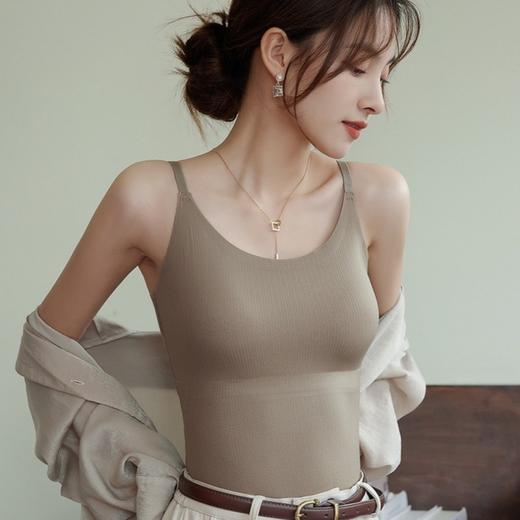 【舒适自带垫！防走光/不跑杯】一体式无钢圈吊带背心女，360°贴合人体曲线，自带胸垫，零束缚，舒适呵护。美背内衣，防走光，性感加分！ 商品图8