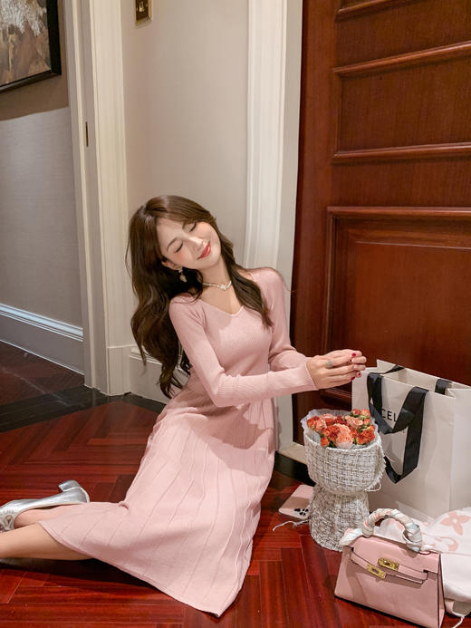 张心子【曼城之约】秋冬厚实弹力修身显瘦针织连衣裙 U2410075 商品图2