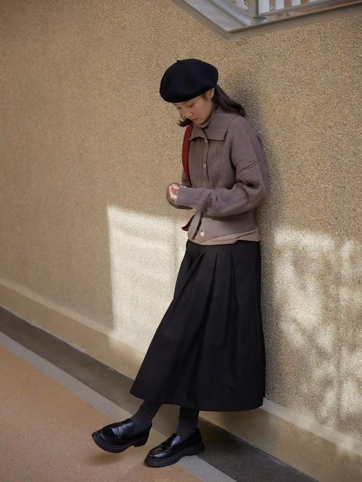 步履不停/4D13240C/复古学院风短款大翻领针织开衫毛衣外套 商品图1