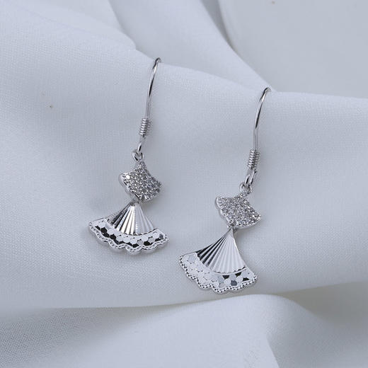 【宏艺珠宝】裙摆绮梦·银s925耳饰 商品图0