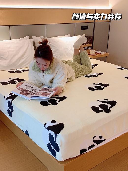 𝙉𝙚𝙬𝙥𝙧𝙤𝙙𝙪𝙘𝙩新品发布野兽派同款婴儿绒床笠，质感超好的牛奶绒床笠！ 🔹200克牛奶绒面料 更能有效蓄暖锁温，防止热量散失 商品图2