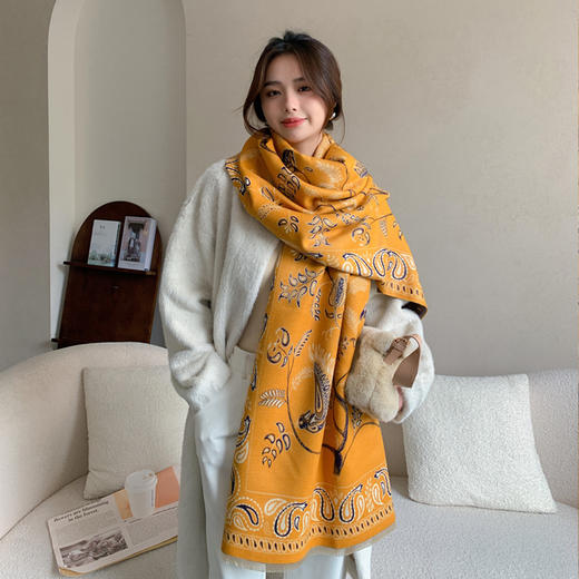 2024新款空调房披肩外搭冬季民族风仿羊绒围巾女青鸟腰果保暖围脖 商品图3