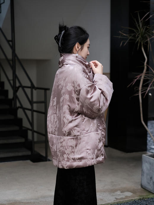 盛唐牡丹 |丁香褐真丝提花夹棉棉服(配围巾) 商品图3