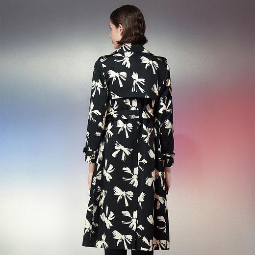 EITIE爱特爱春季新款经典翻领时尚印花中长款风衣外套7704401 商品图4