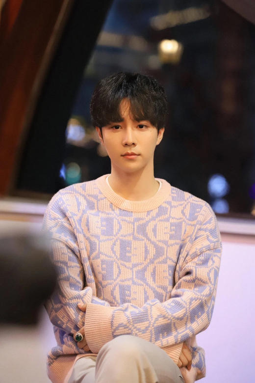 男女同款Face表情笑脸套头毛衣 提花表情徽标图案 棉和羊毛混纺面料 宽松H版型 舒适好穿脱 轻松叠穿 落肩袖设计不挑身形 商品图5