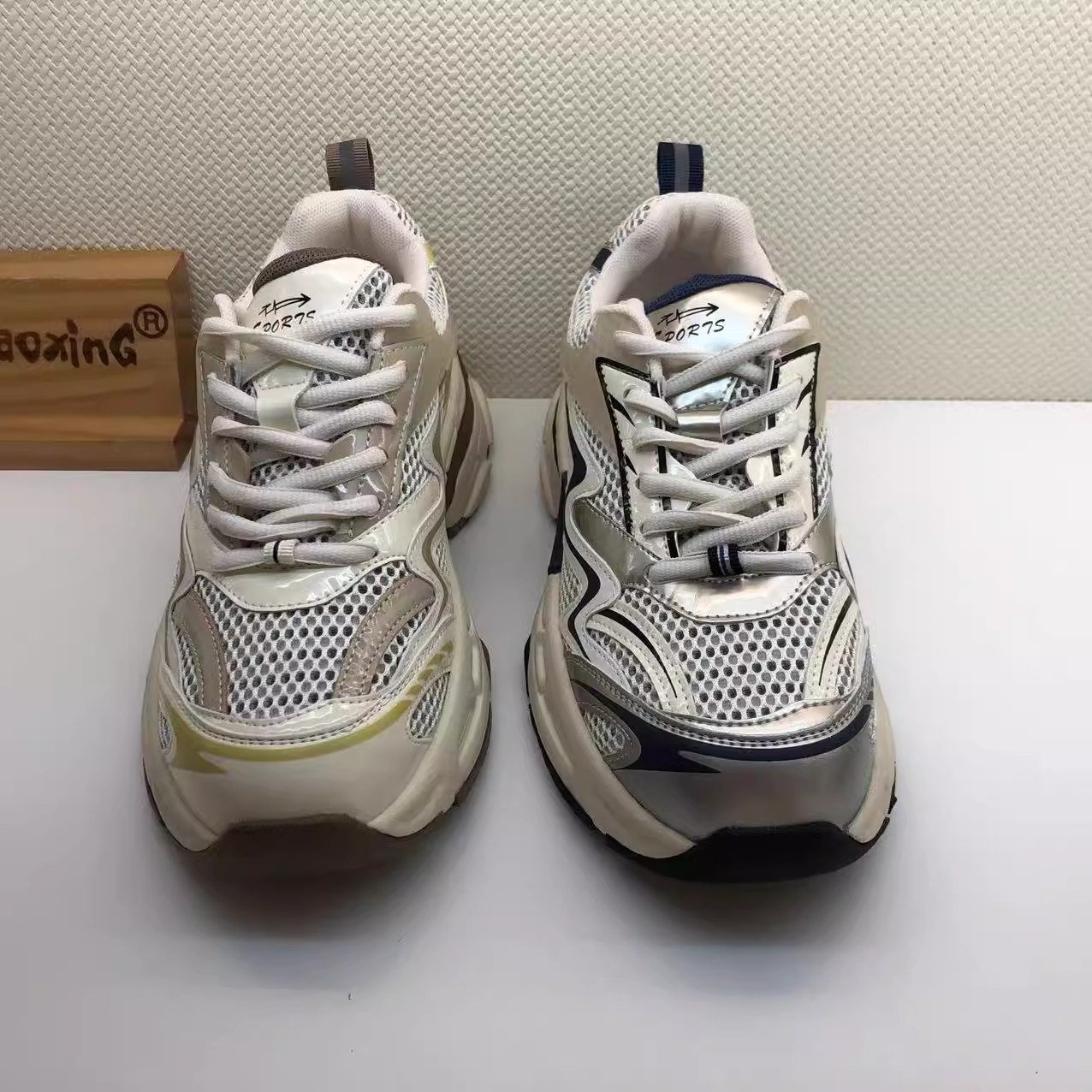 豪行秋冬新品时尚休闲潮流厚底运动老爹鞋23351101