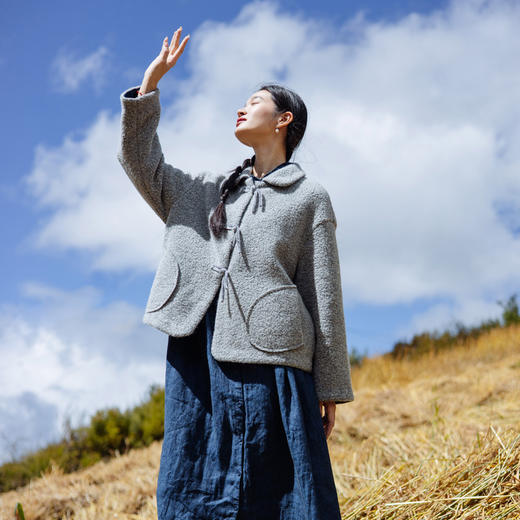 绽放旅行女装127朵/冬季颗粒重磅加厚羊毛翻领盘扣宽松短毛呢外套 商品图0