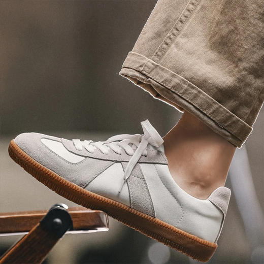 【顺丰包邮】11400 洛诗琳高级感白灰色复古经典德训鞋男202466 商品图1