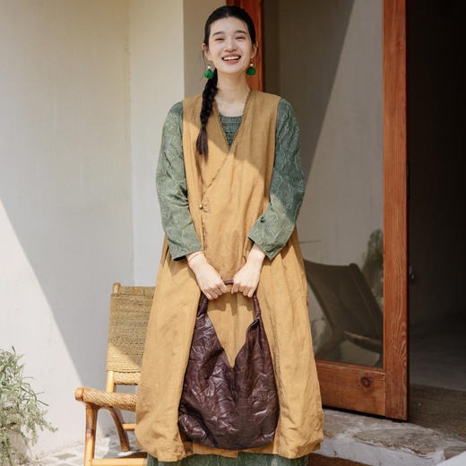 绽放886朵/冬季花边拼接无袖捏褶优雅v领天丝亚麻抗寒宽松棉服 商品图2