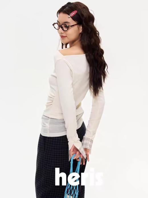 heris/H44114/斜肩一字领 针织拼接不对称 长袖上衣 商品图4