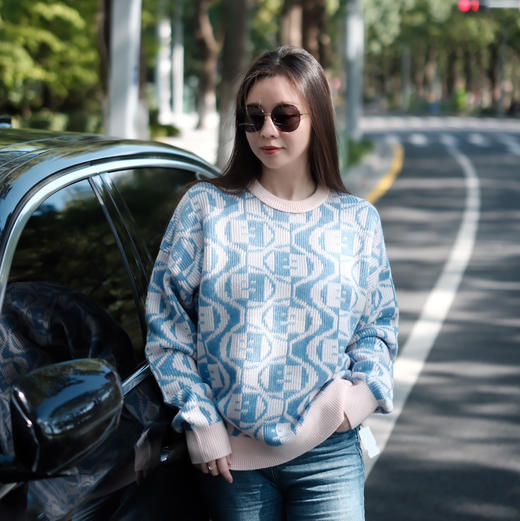 男女同款Face表情笑脸套头毛衣 提花表情徽标图案 棉和羊毛混纺面料 宽松H版型 舒适好穿脱 轻松叠穿 落肩袖设计不挑身形 商品图4