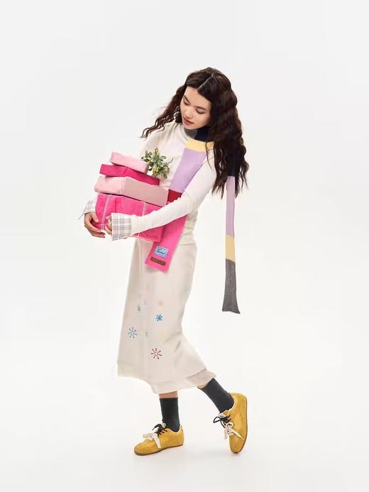 heris/H44114/斜肩一字领 针织拼接不对称 长袖上衣 商品图3