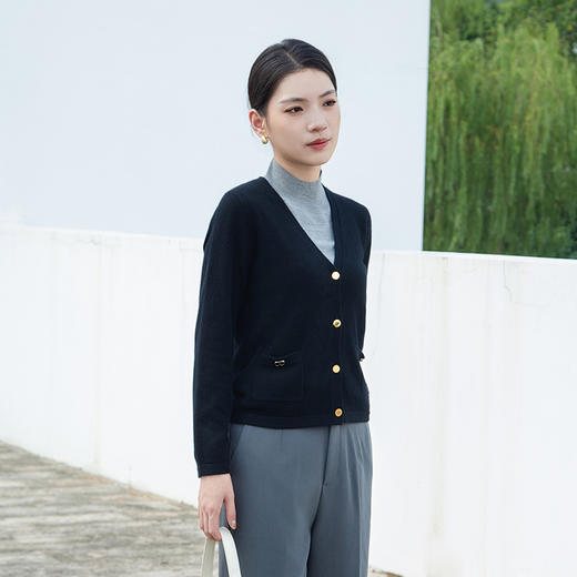 【V领针织羊绒开衫】羊绒世家24年秋冬新品女士100%山羊绒针织外套 商品图2