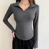 【迷人弧线，收腰显瘦】新款修身长袖打底衫女，内外兼修、不规则设计，展现女性柔美之美。拉链设计，充满现代感；弧形下摆，气质自然流露。絕对是你秋季衣橱里的新宠！ 商品缩略图2