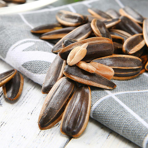 洽洽  洽洽瓜子 焦糖味108g*5袋 商品图3