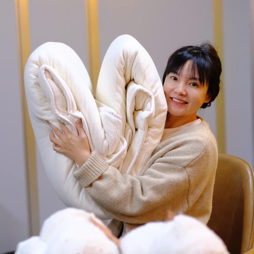 【换季必备】【奕虹新疆行】【正宗新疆棉花被】有着阳光味道的棉花被，采用南疆手采棉花，蓬松的纤维感，云朵般轻柔 商品图0