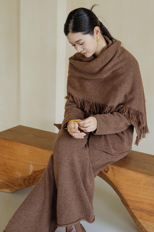 绽放328-366朵/全羊毛夹花卷边文艺女旅行感流苏毛衣开衫披肩套装 商品图4