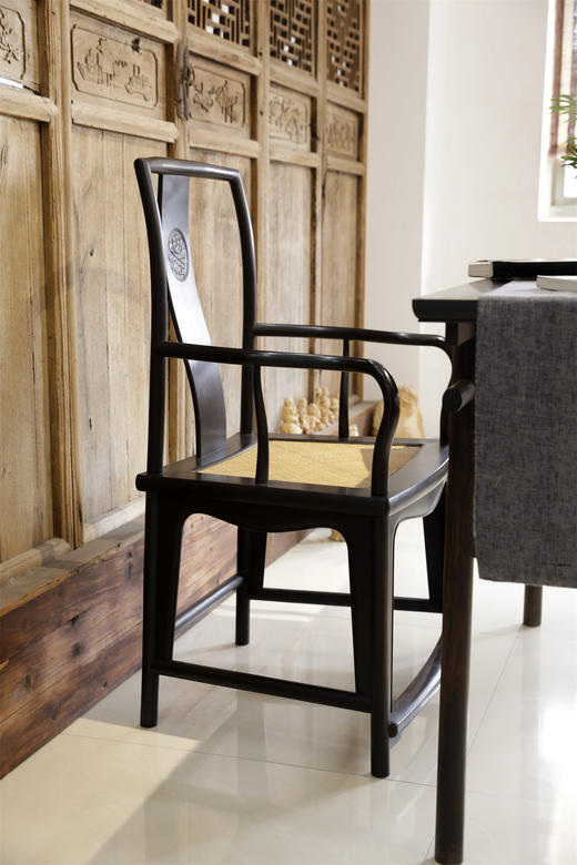 紫光檀藤面扇形官帽椅 商品图5