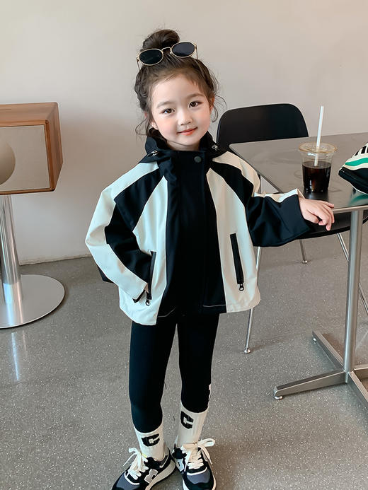 【新款女童冲锋衣，专业防风保暖】女童冲锋衣外套 新款洋气春秋款 宝宝秋季夹克秋装 上衣服装儿童装-QQ 商品图1