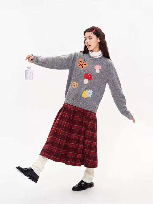 heris/H44109/节日红色格纹 贝壳扣装饰 毛呢百褶半裙 商品图2