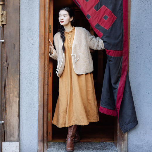 绽放762朵/新中式全羊毛斜襟手工盘扣长袖宽松保暖羊羔毛短外套 商品图2