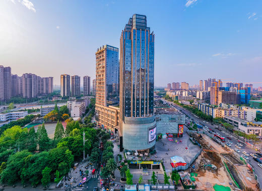 【全季酒店（成都熊猫基地龙潭寺店）】周末元旦不加价！仅¥358起抢高级大床房+双人早餐…撸熊猫滚滚，尝川渝美食，遛娃度假两不误！ 商品图7