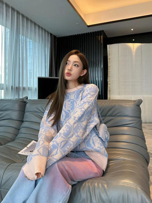 男女同款Face表情笑脸套头毛衣 提花表情徽标图案 棉和羊毛混纺面料 宽松H版型 舒适好穿脱 轻松叠穿 落肩袖设计不挑身形 商品图11