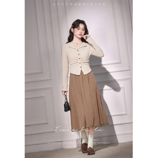 【65折秒杀】鹿向南【燕麦拿铁】假两件连衣裙2024秋季新款V领气质显瘦裙子女DYL661522 商品图2