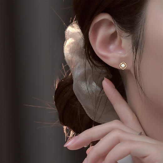 Winy925纯银法式镂空耳钉轻奢小众高级感银耳饰送女友闺蜜生日礼物 商品图3