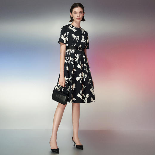 EITIE爱特爱春季新款修身显瘦收腰印花连衣裙7777401 商品图3
