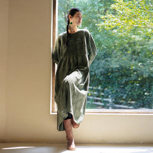 绽放旅行女装143朵/重磅棉麻花朵提花细塔克长袖经典百搭连衣裙 商品图0