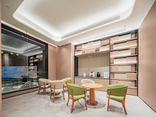 【全季酒店（成都熊猫基地龙潭寺店）】周末元旦不加价！仅¥358起抢高级大床房+双人早餐…撸熊猫滚滚，尝川渝美食，遛娃度假两不误！ 商品图4