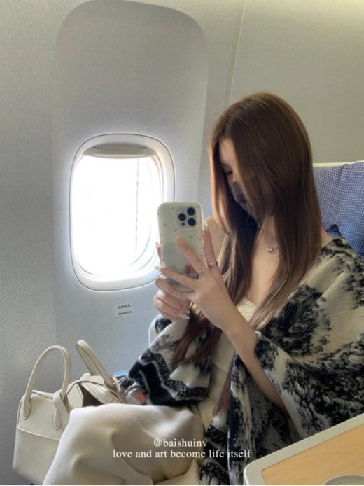 😍【岚可可新中式复古水墨画流苏大斗篷】😍 ✨被问爆的披肩 狠狠安利给姐妹们❗❗❗ 🍂特别厚实裹在身上狠有安全感 🌟披在身上也不会滑落特稳固👍👍 商品图4