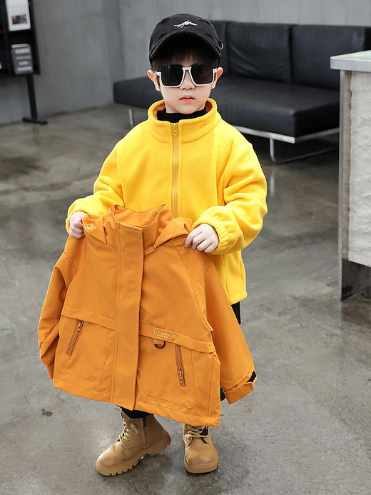 【轻便出行，时尚冲锋衣】同款儿童冲锋衣 男童秋冬款外套 新款三合一加绒上衣 男孩秋季外套-QQ 商品图1