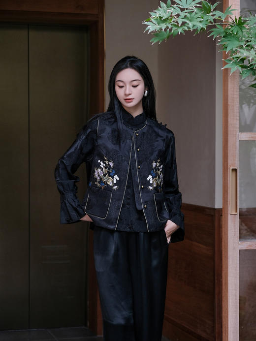 东方境X郭培| 黑色提花拼丝绒刺绣棉马甲 商品图5