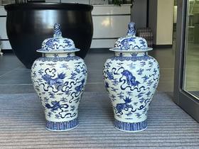 青花事事如意将军罐