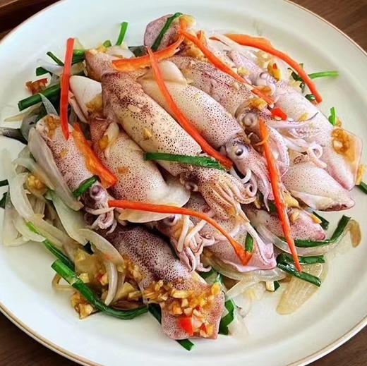 【大灯照鱿鱼】400克20-25个，妈鲜乐精选灯诱捕小鱿鱼，味道鲜美，一口一个。 商品图0